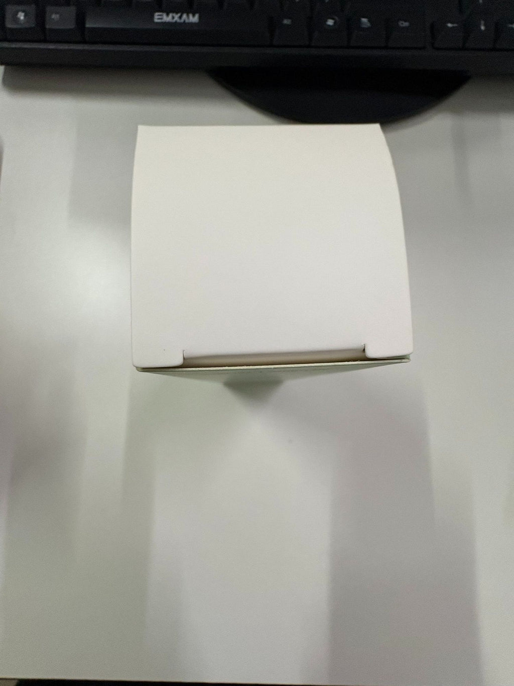 565747001