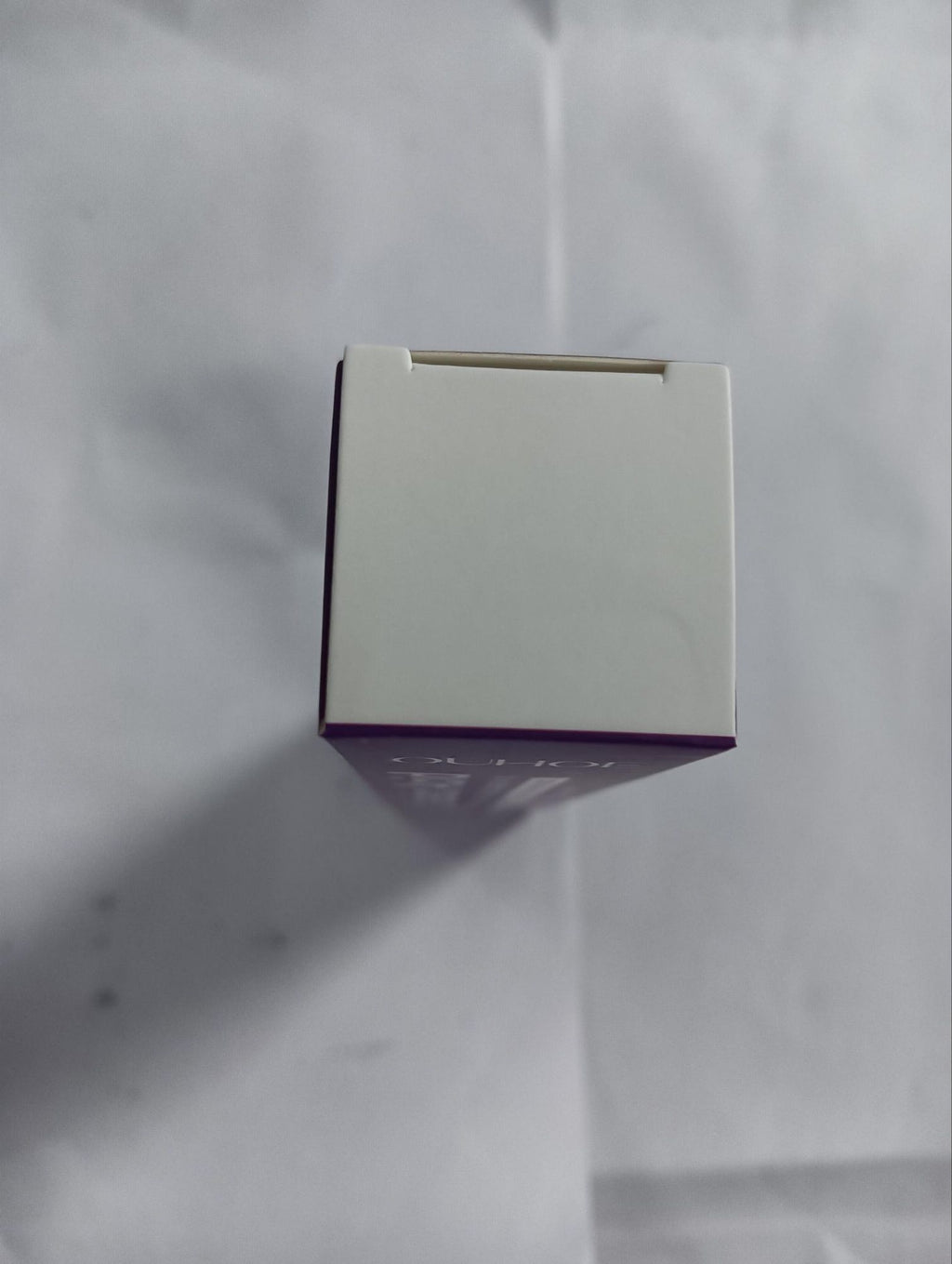 565728031