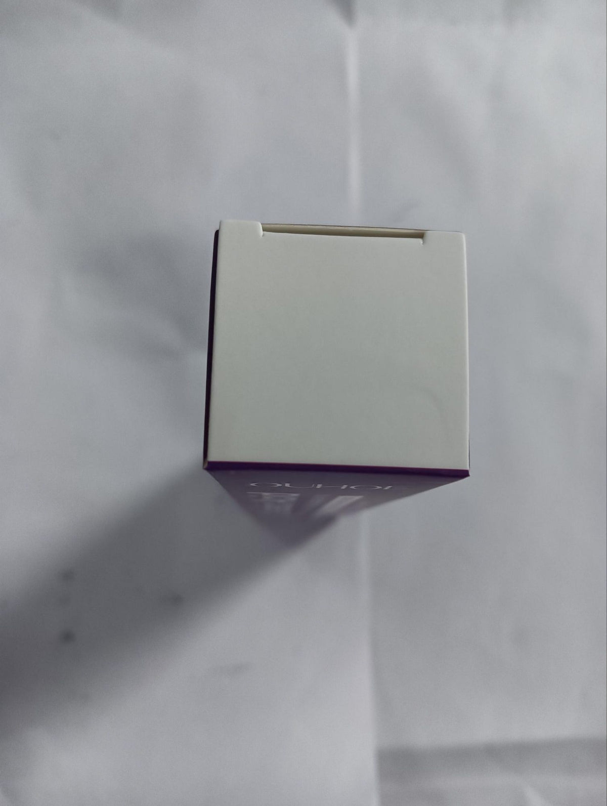 565728031
