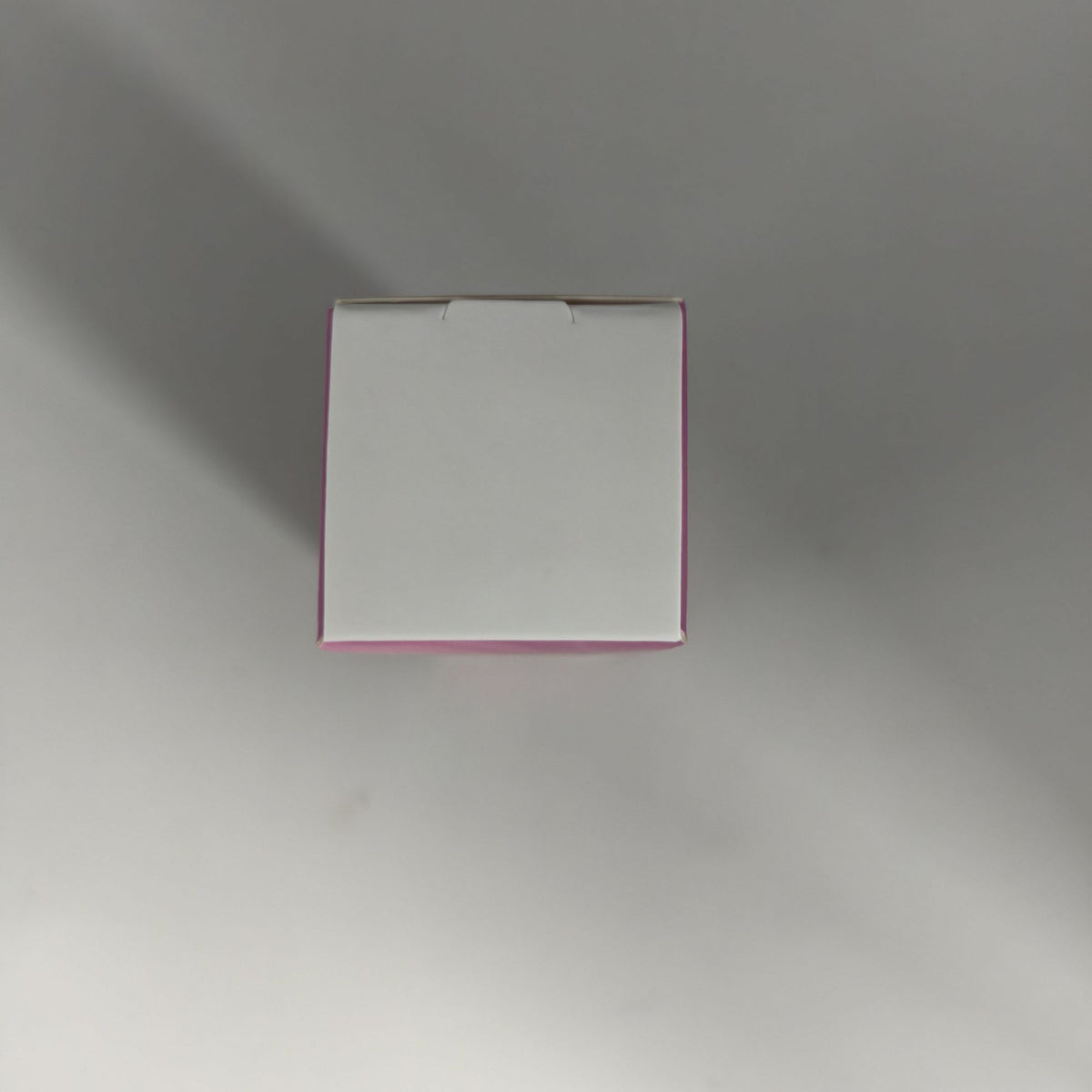 565744811