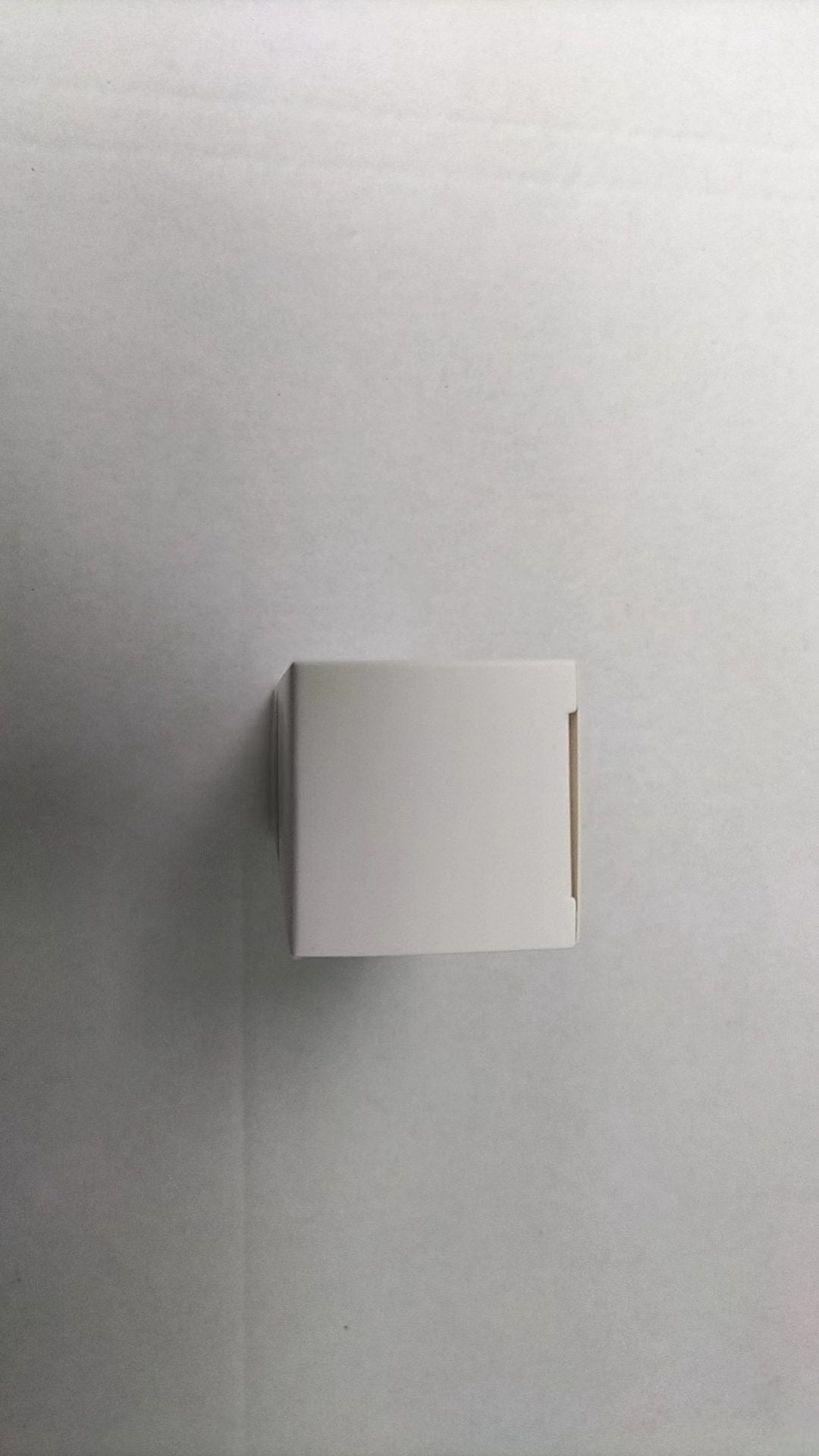 565760941
