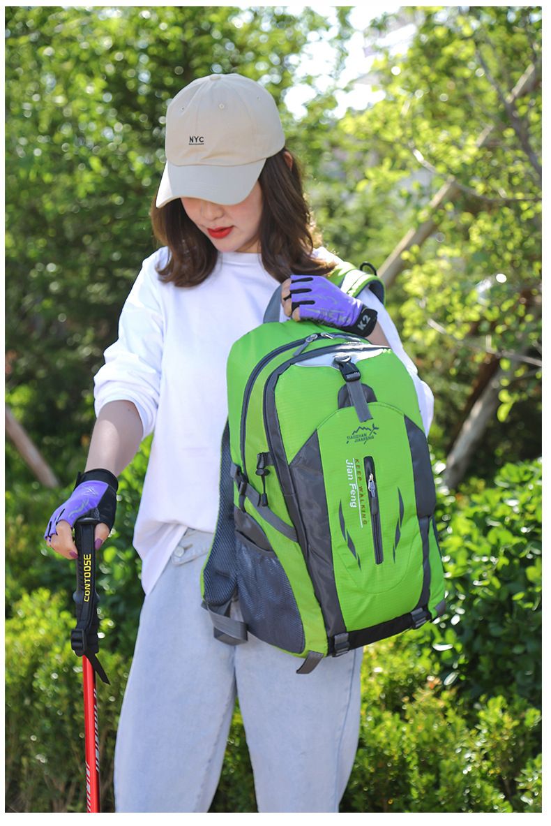 566140471